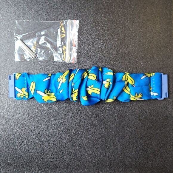 Fitbit Watch Band - 🍌 Banana 🍌 - Picture 2 of 4